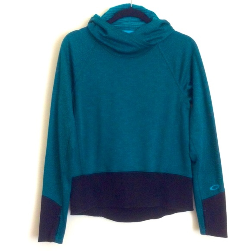 Oakley Women’s Pullover Thumbholes Hoodie Sz S